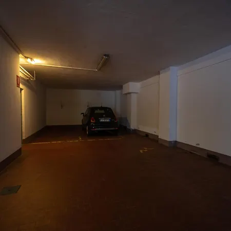 Twins Luxury アパート